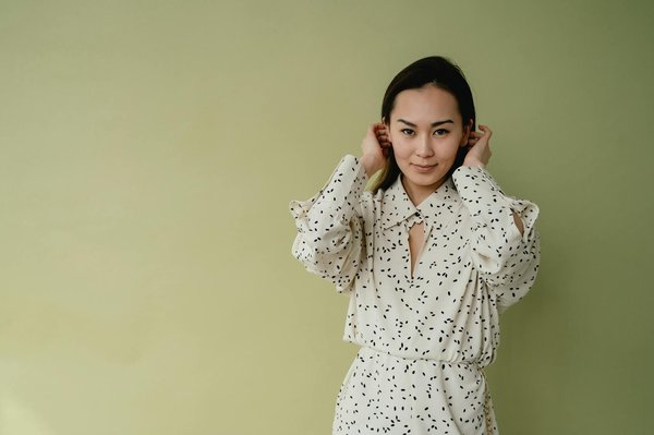 How can you prepare a mouthwatering sticky toffee pudding?